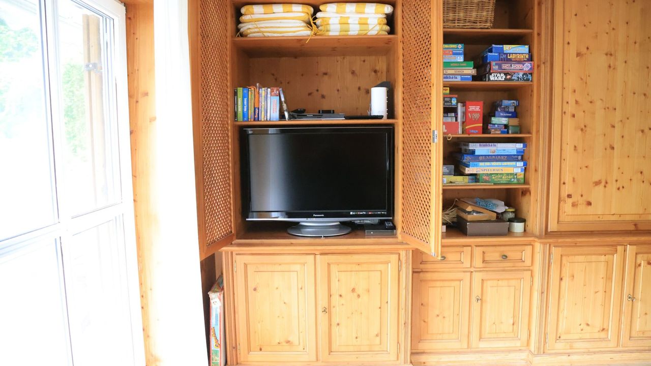 TV TV